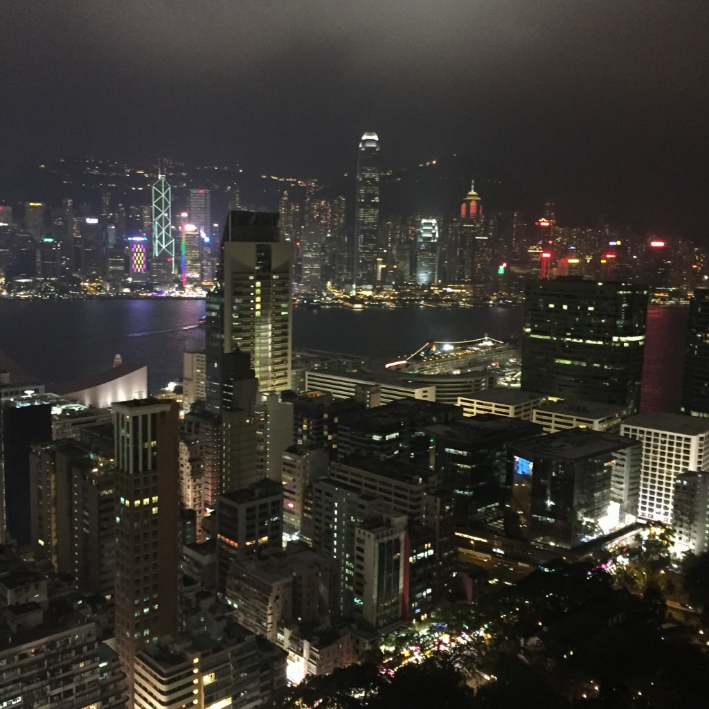 Hongkong by night - portti Aasiaan